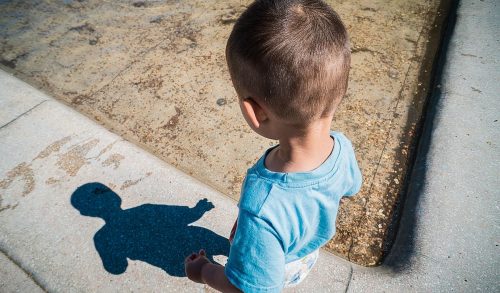 Τραγωδία στην Τήνο: Tρίχρονο αγοράκι πνίγηκε τρώγοντας σταφύλι