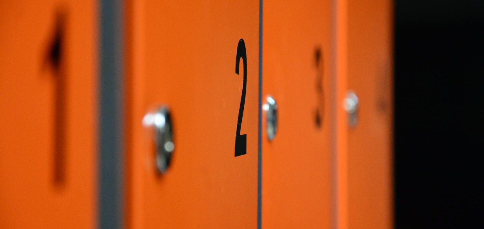 Lockers στα σχολεία για να κλειδώνουν τα κινητά οι μαθητές